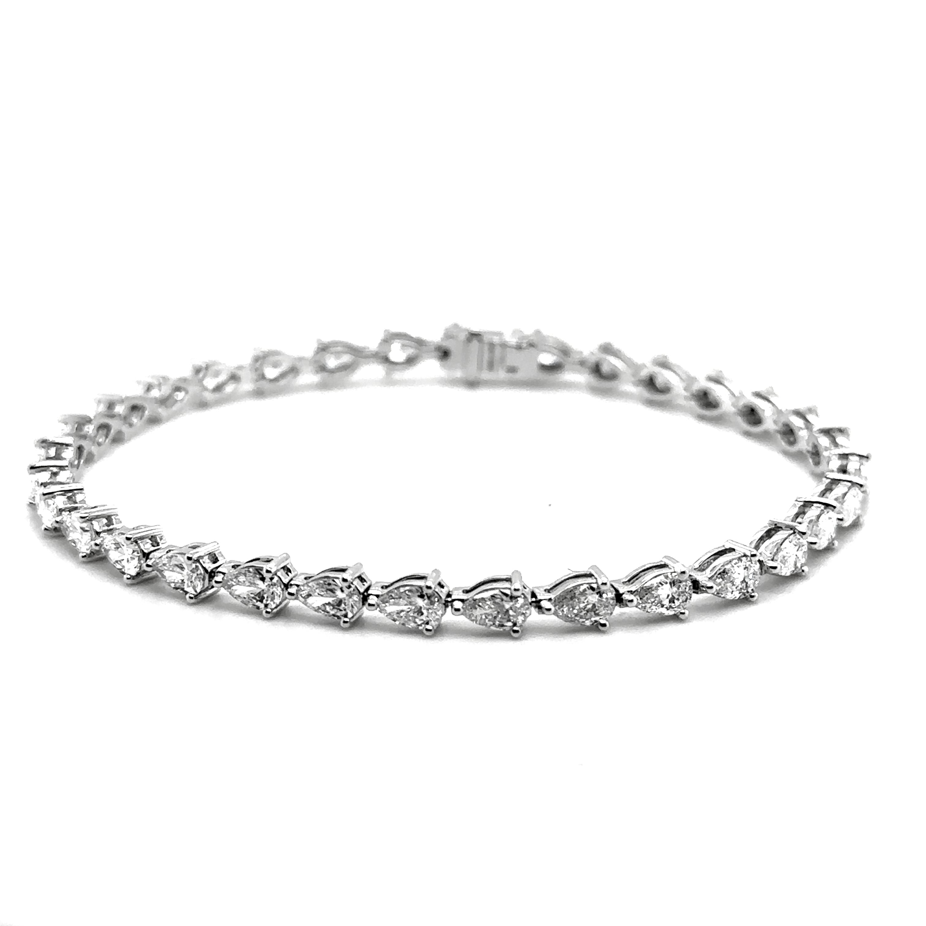 Natural Diamond Pear Shape Tennis Bracelet in 18K White Gold